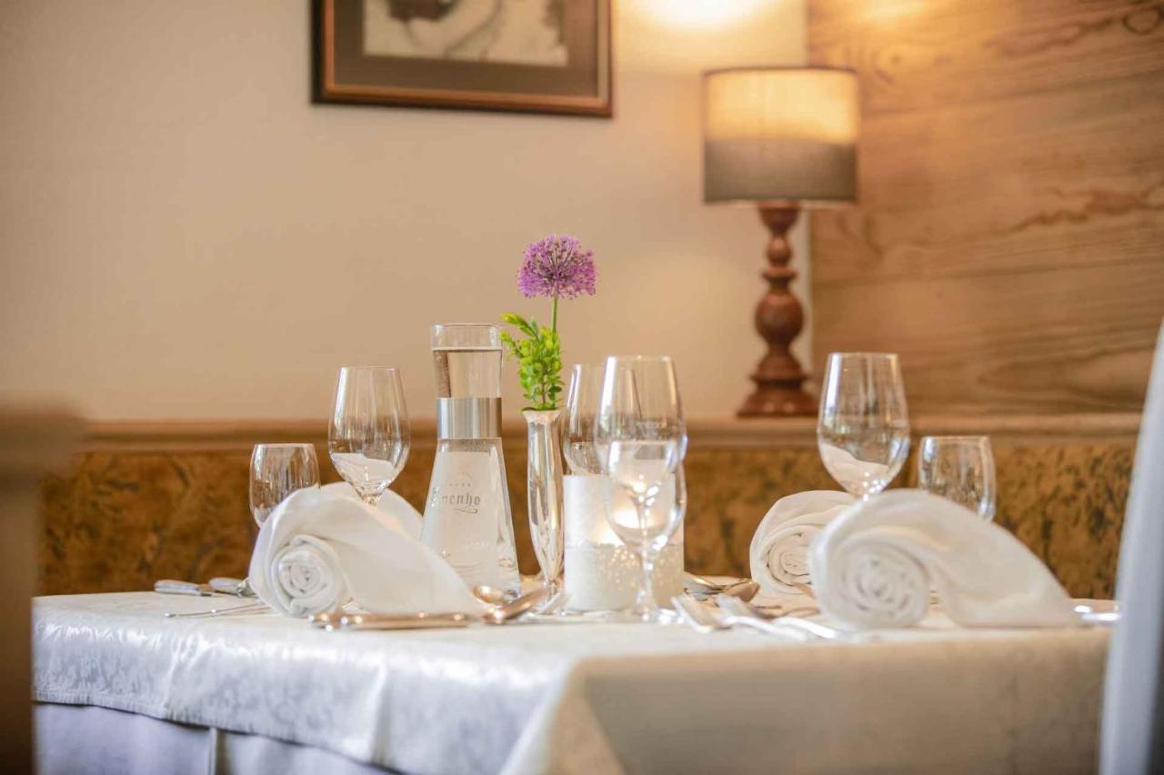 Familien- & Vitalhotel Auenhof Fulpmes Bagian luar foto
