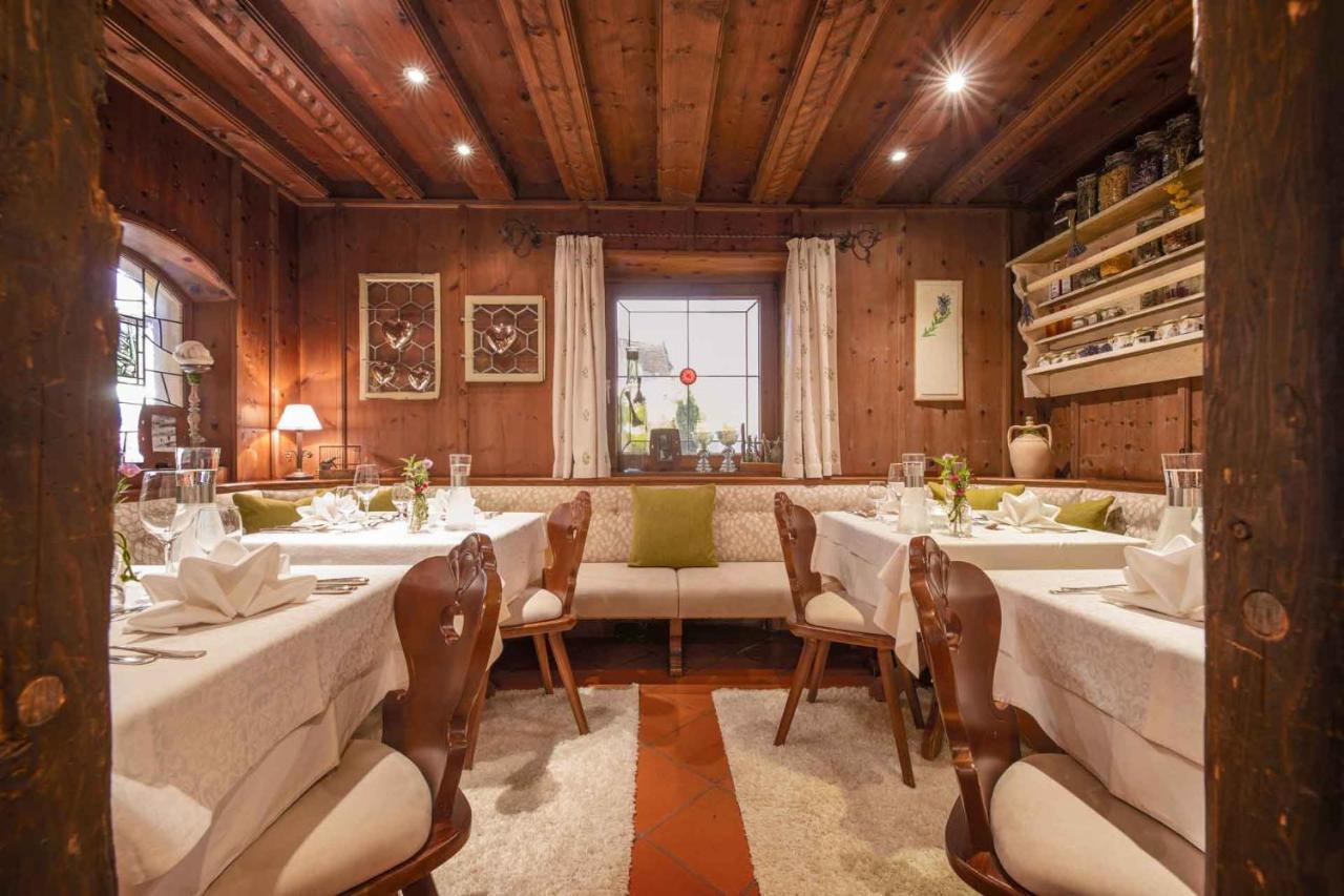 Familien- & Vitalhotel Auenhof Fulpmes Bagian luar foto