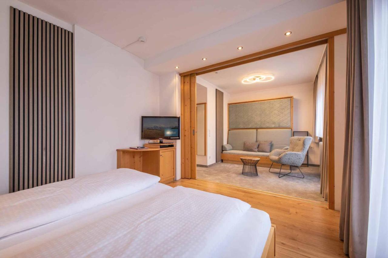 Familien- & Vitalhotel Auenhof Fulpmes Bagian luar foto