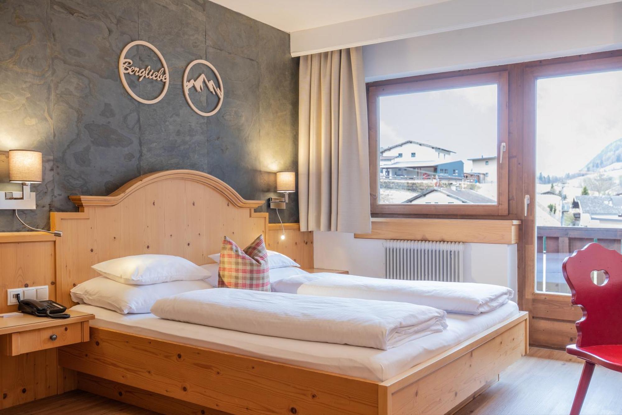 Familien- & Vitalhotel Auenhof Fulpmes Bagian luar foto
