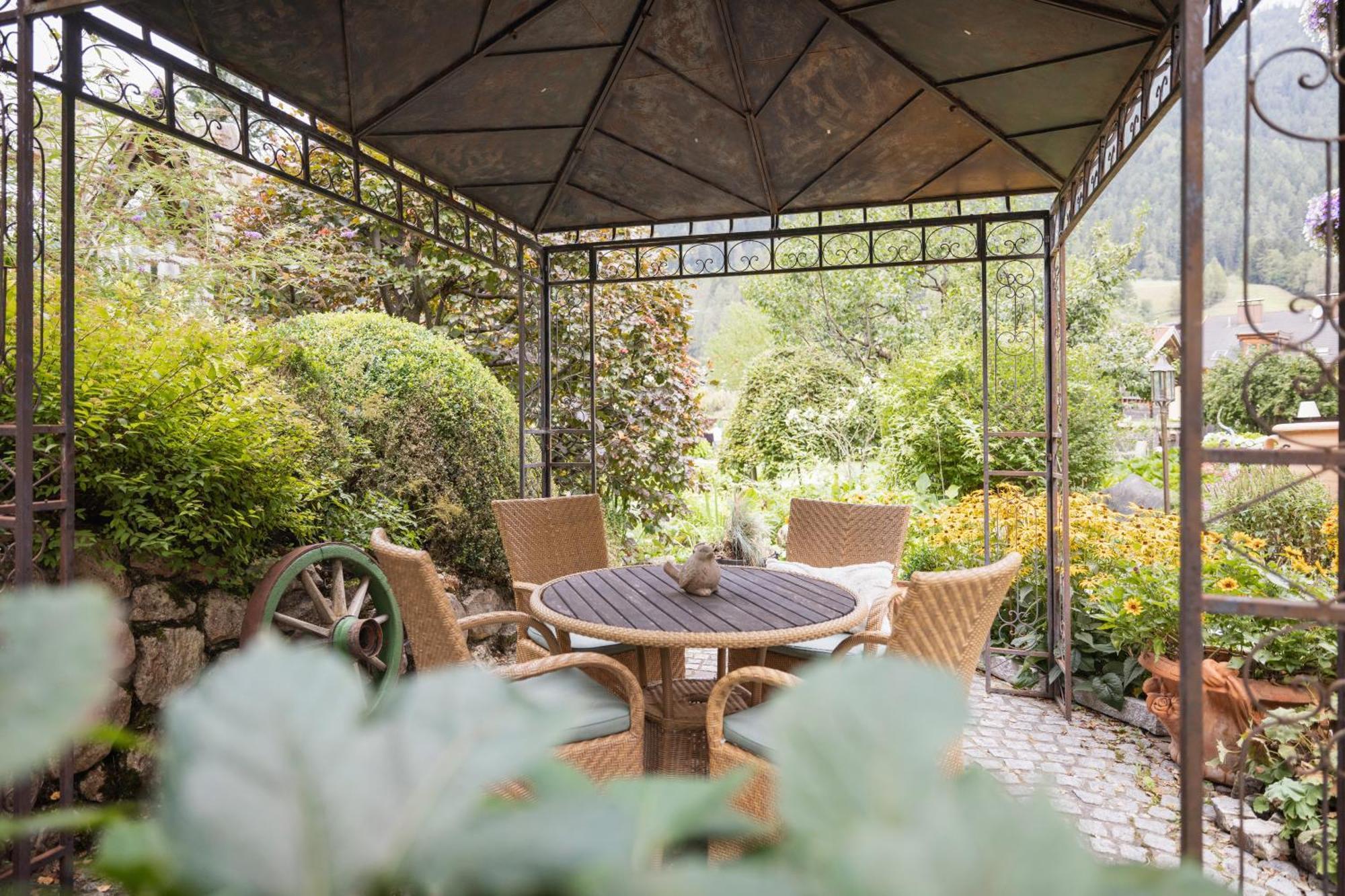Familien- & Vitalhotel Auenhof Fulpmes Bagian luar foto