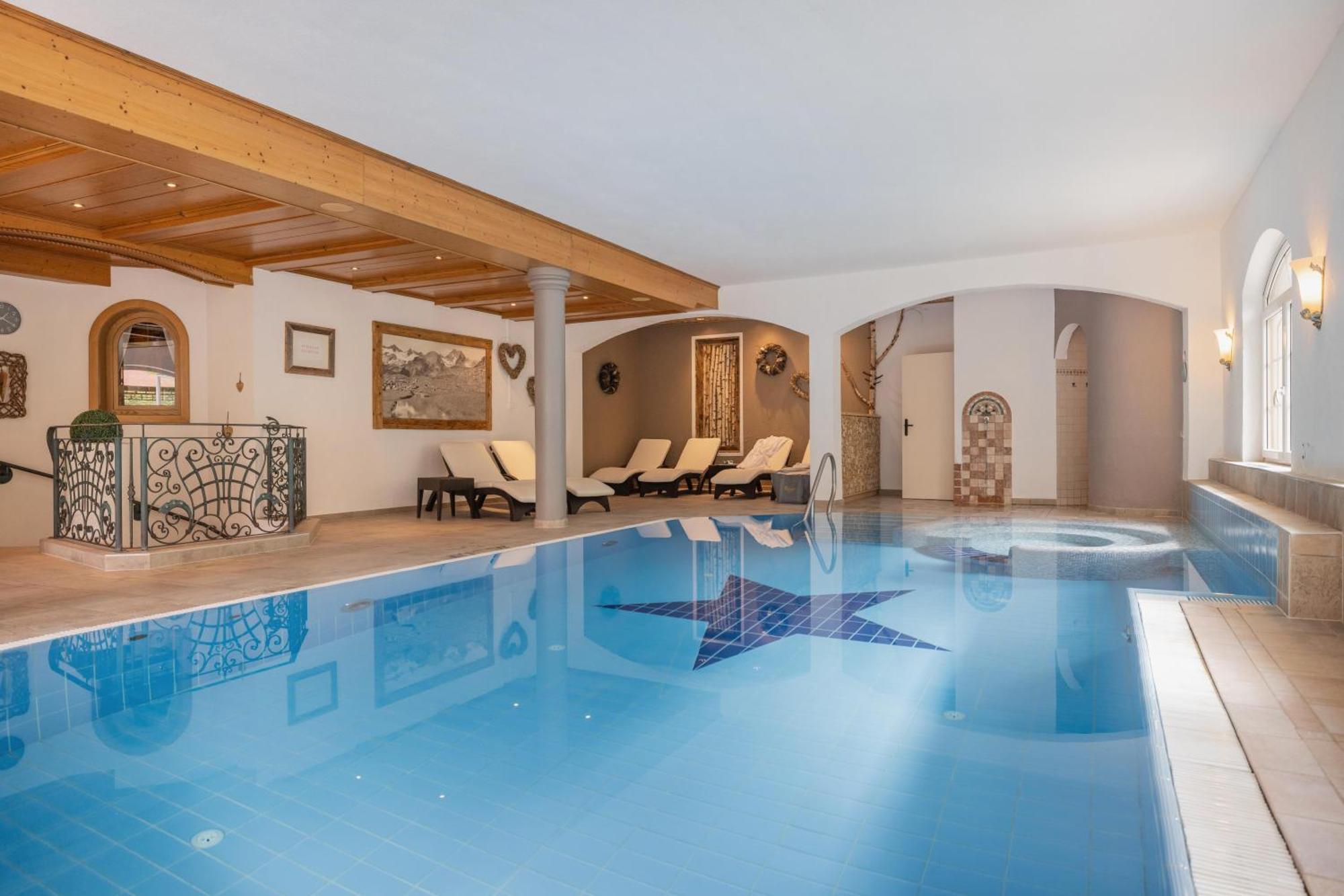 Familien- & Vitalhotel Auenhof Fulpmes Bagian luar foto